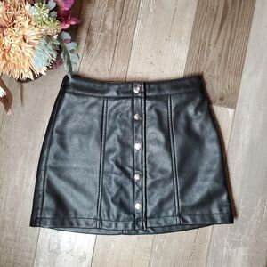 Forever 21 Black Vegan Leather Girls Mini Skirt Size 9/10 NWOT